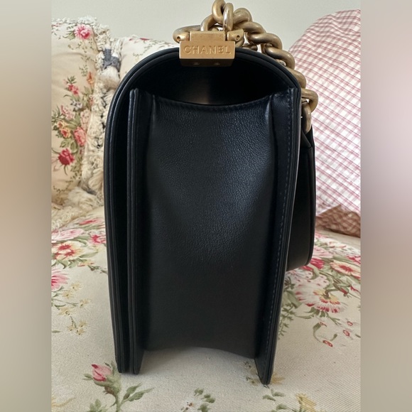 Authentic Chanel Boy. - Picture 5 of 15